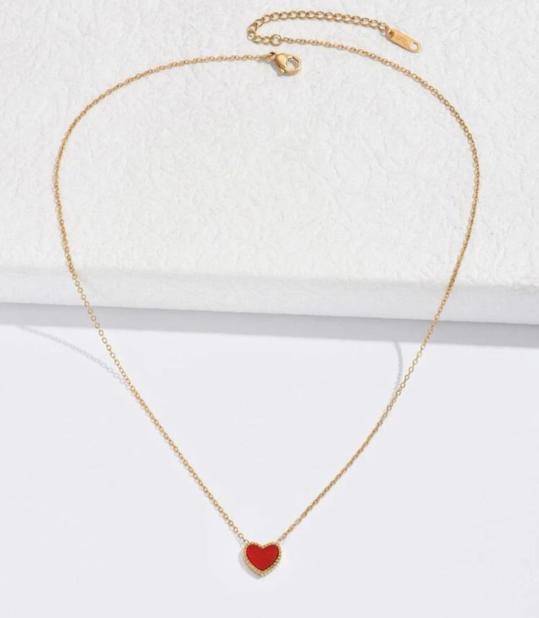 The Versatile Reversible Necklace: A Must-Have Accessory for Every Fashionista