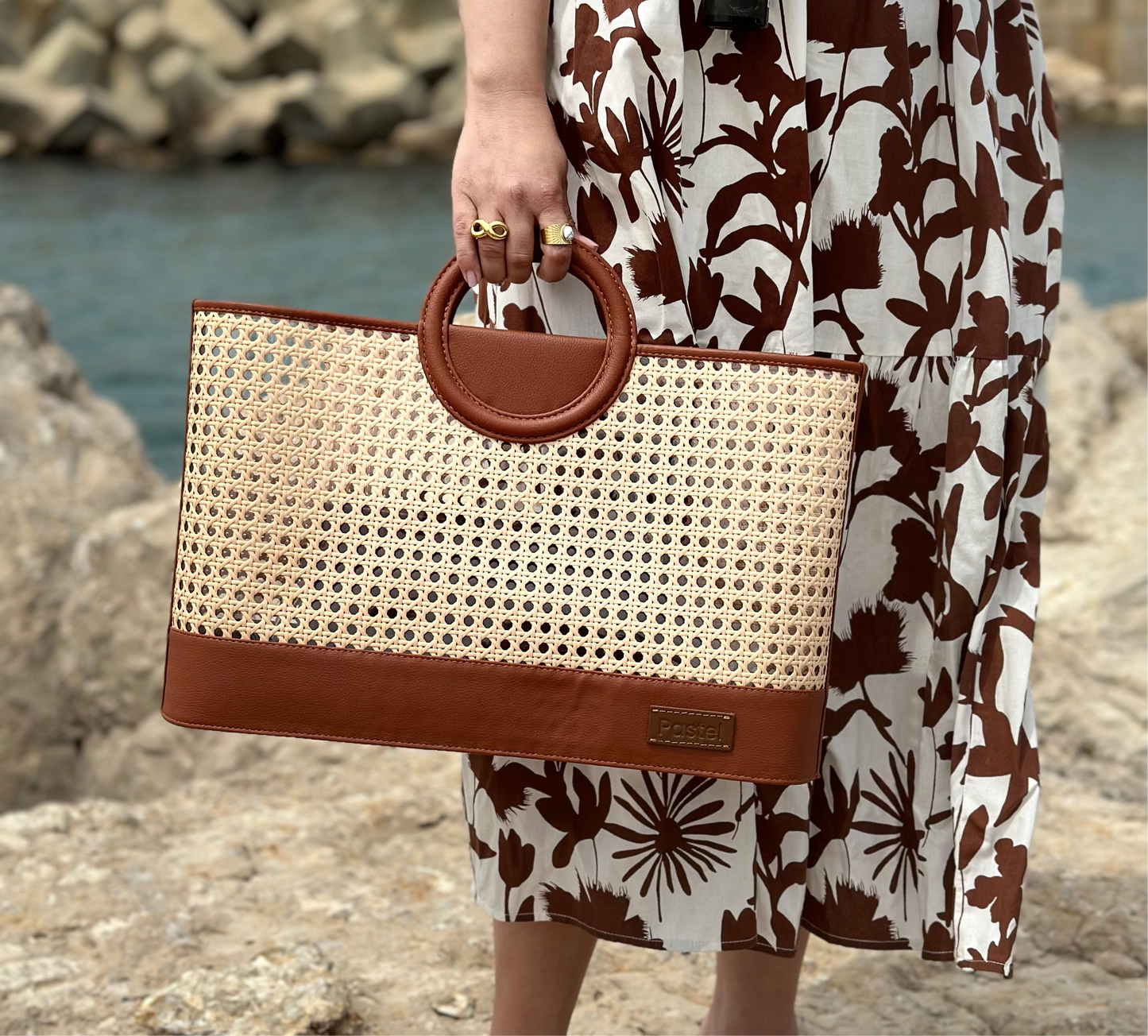 The Riviera Carryall