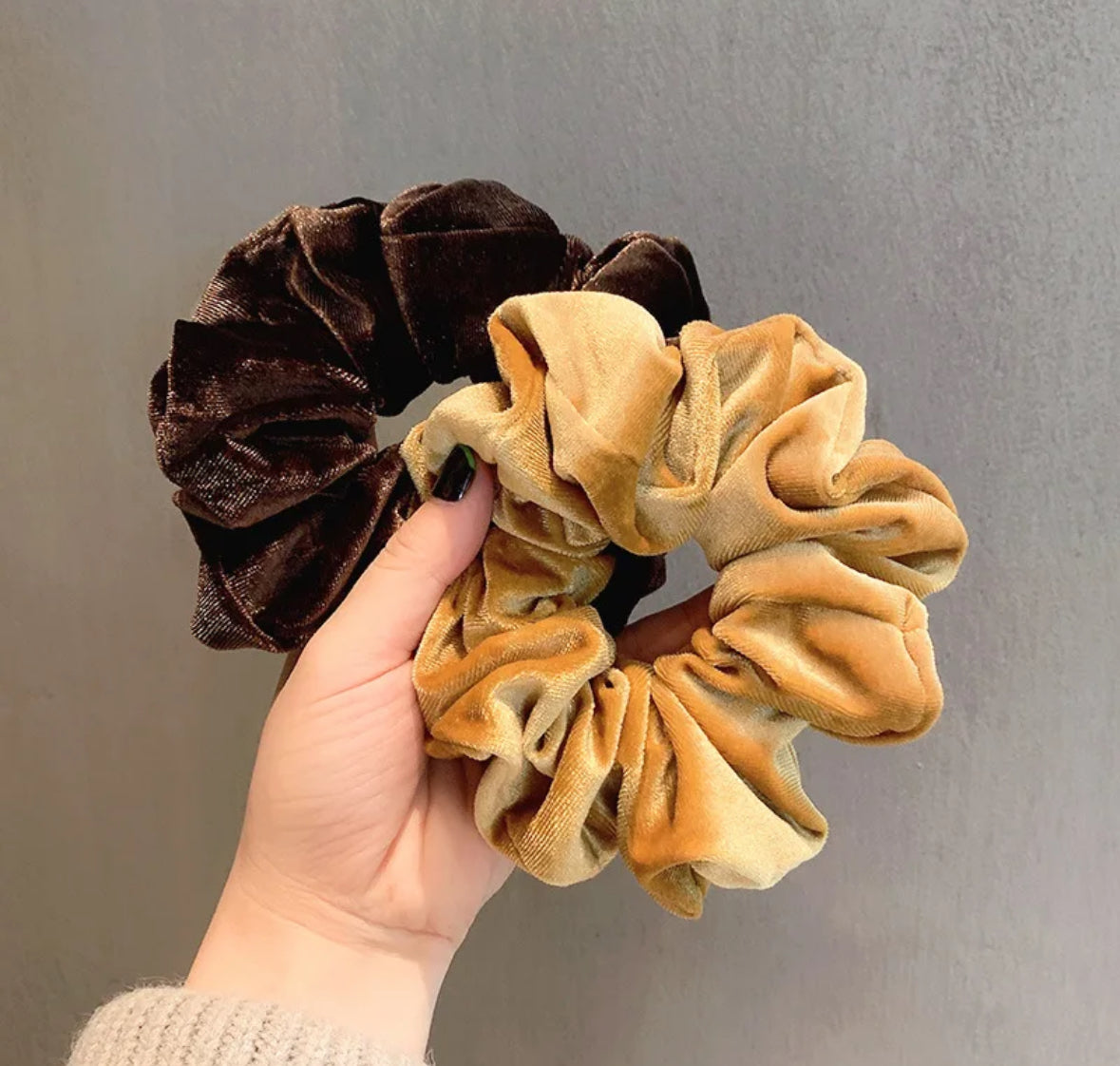 2pcs Velvet Scrunchies