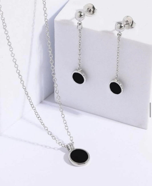 Black Round Set