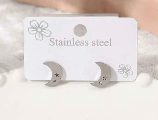 🌙 & ⭐️ Stud Earrings